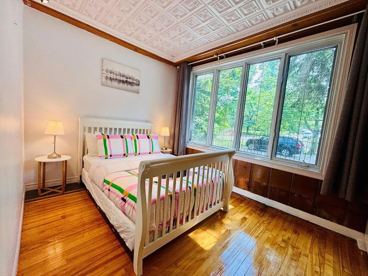 Sunlit Haven Apartment 3Br Montreal