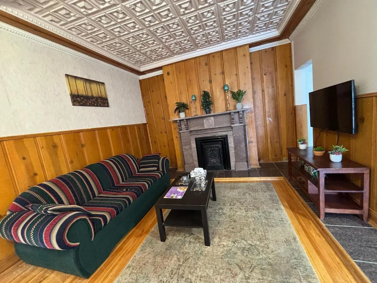 Sunlit Haven Apartment 3Br Montreal