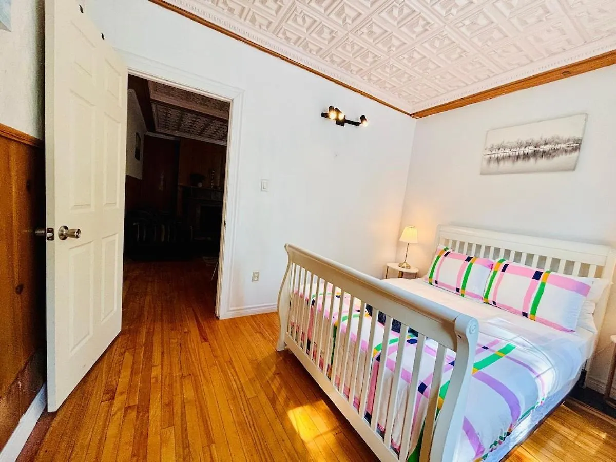 Sunlit Haven Apartment 3Br Montreal